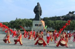 <b>逐渐替代瓷砖、岩板、石材大板</b>